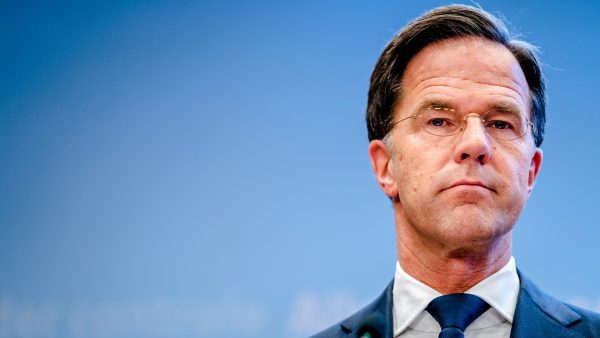 Mark Rutte geeft toe dat we eerder hadden kunnen starten met vaccineren