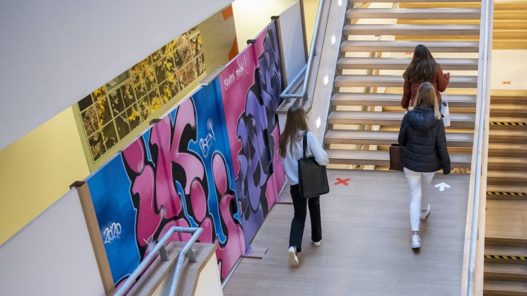 middelbare scholieren afstand