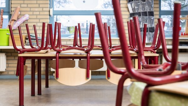 Kabinet wil scholen 25 januari weer openen