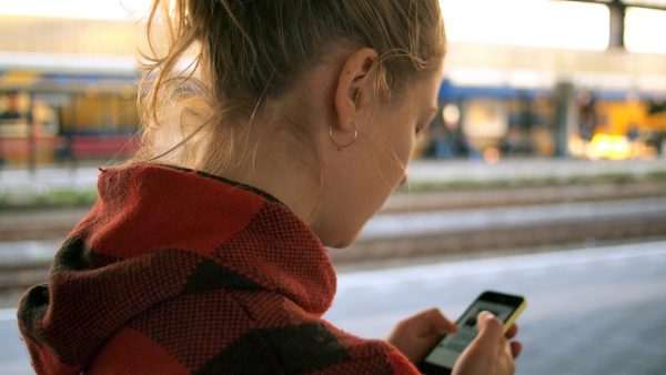 Dianne kreeg tóch nog even een tikkie van haar date_ 'Nog geen 7 minuten na een afscheidskus'