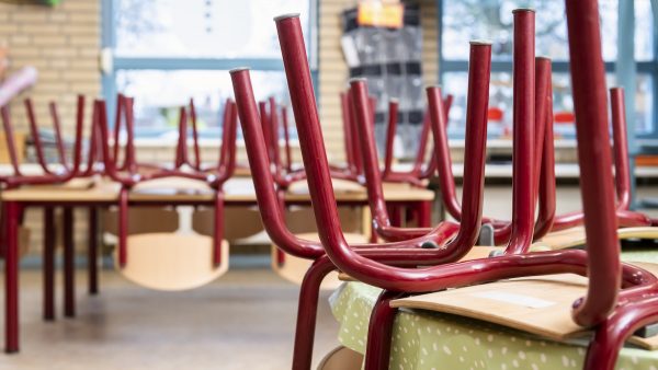 ' Basisscholen deze maand nog niet open', aldus leden van het OMT