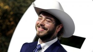 Thumbnail voor Wat een schatje: Post Malone doneert 10.000 paar Crocs aan frontliniewerkers