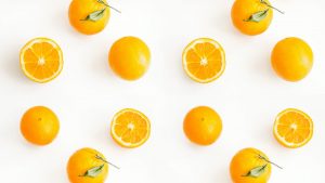 Thumbnail voor LINDA. test sinaasappel eten onder de douche: 'Zo begin je opgewekt je dag'