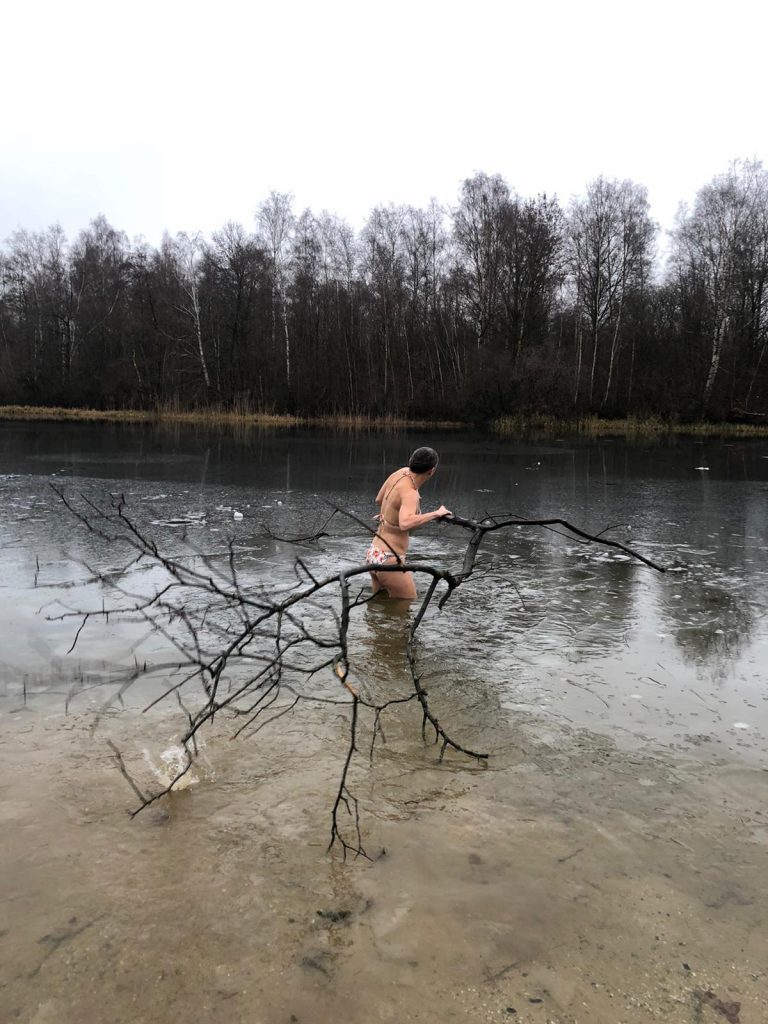 Maja Zuiderveld zwemt drie keer per week in (ijs)koud natuurwater