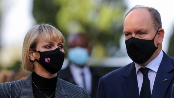 Dit nieuwe staatsieportret van het Monegaskisch vorstenhuis wil je zien