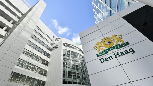 ambtenaar opgepakt na verduisteren zes ton gemeente Den Haag