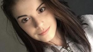 Thumbnail voor Liesbeths dochter (21) overleed aan anorexia: 'Mijn hart schreeuwde het uit'