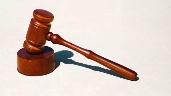 Celstraf van zes jaar en tbs met dwangverpleging voor runnen jongensbordeel