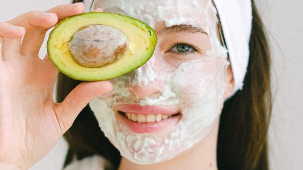 Van Rummikub toernooi tot avocadomasker: 5 x wat nog wél kan met de avondklok