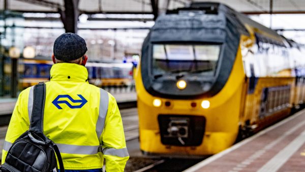Kortere reistijden en meer treinen in NS-dienstregeling 2022