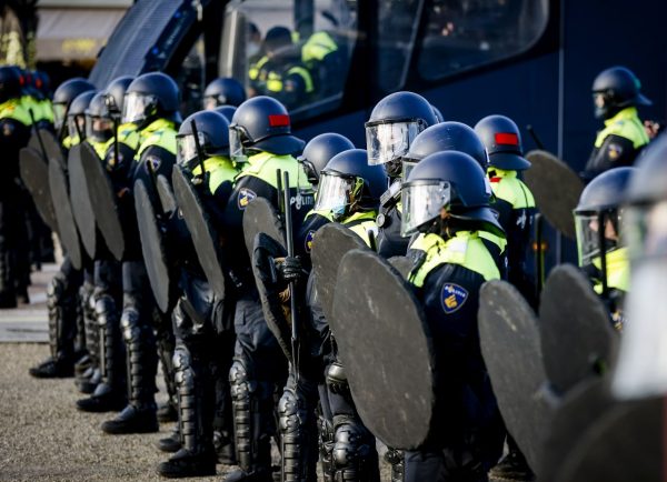 Toch demonstratie in Amsterdam, aanwezigen moeten Museumplein verlaten
