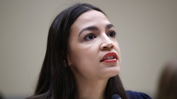 Ocasio-Cortez: laat Republikeinen boeten voor bestorming Congres