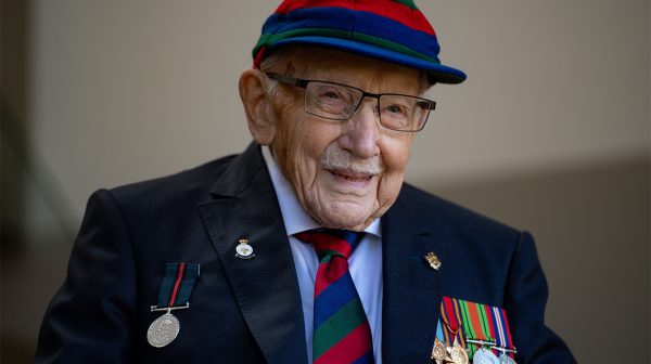 Britse veteraan Tom Moore (100) overleden aan corona_
