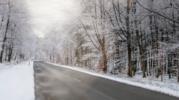 ANWB adviseert- 'Ga zondag niet de weg op'_