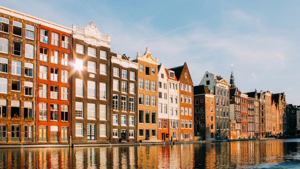 Marnix Geus regelt verblijf van een week voor dakloze Paul én haalt 28.000 euro op