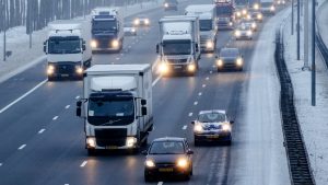 Thumbnail voor Files door vorstschade op snelwegen, NS rijdt opnieuw aangepaste dienstregeling