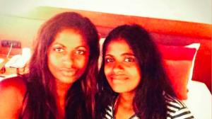 Nanaya vond haar eeneiige tweelingzus in Sri Lanka en nu zijn ze dikke vriendinnen