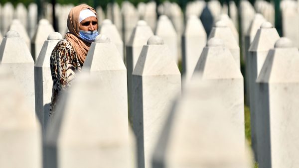 Kabinet komt met speciaal gebaar en symbolisch bedrag voor Dutchbat III