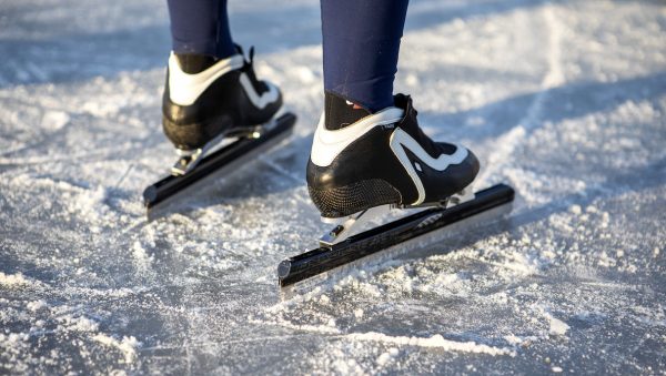 Oproep om weg te blijven bij schaatsplekken