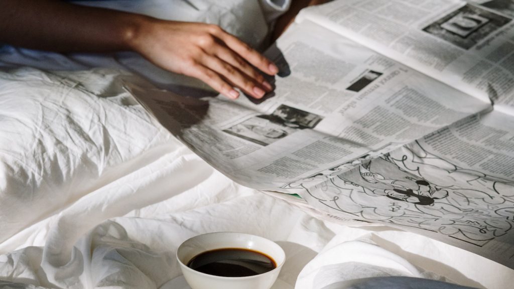 Ochtendkranten Volkskrant, AD en Trouw zaterdag mogelijk later op de mat