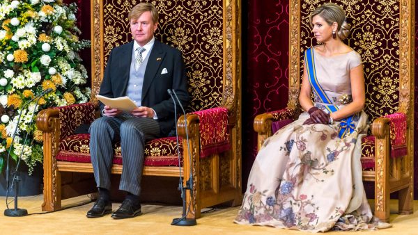 Máxima leent de jurk die ze droeg tijdens Prinsjesdag 2015 uit aan het Fries Museum