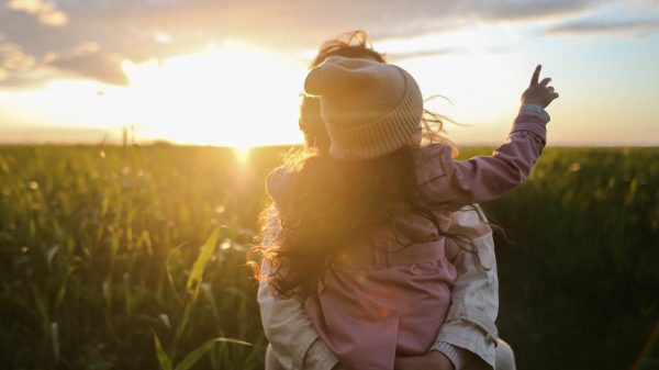 Wensouders Nicole en Babette over adoptiestop: 'We hebben geen idee waar we aan toe zijn'