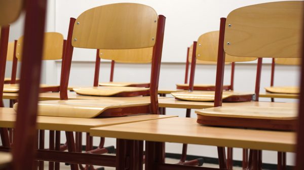 Scholieren en studenten voeren actie in Den Haag voor heropening onderwijs_