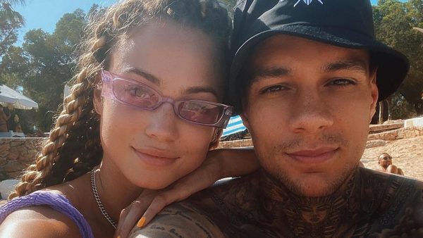 🇹🇷 Rose Bertram & Gregory van der Wiel çifti doğacak kız çocukları için  Baby Shower düzenledi. 🇺🇸 Rose Bertram & Gregory van der Wiel…