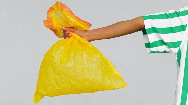 Kunstwerk toont hoeveelheid afval van één operatie_-2