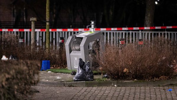 Vrouw die baby vond in container_ 'Ik heb veel kinderen, er kan er nog wel één bij'-2