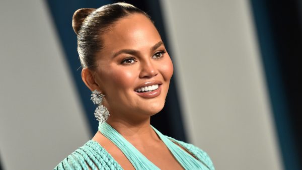 Chrissy Teigen stuurt Joe Biden opmerkelijk verzoek