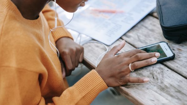 Lina's hoofdhuurder leest haar post niet_ 'En dan krijg ik tikkies van de aanmaningen'