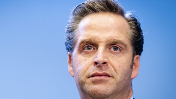 Binnenhof volgens minister De Jonge extra beveiligd vanwege intimidatie