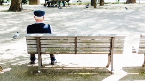 OMT adviseert versoepelingen in verpleeghuizen