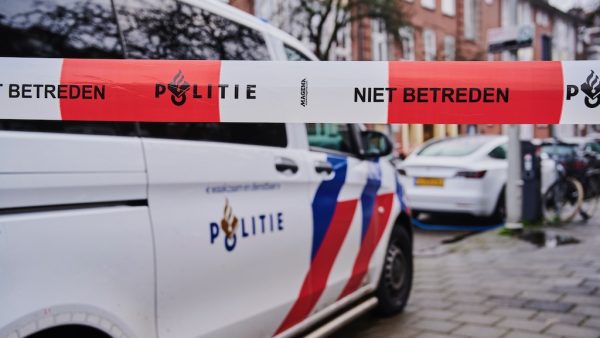 Moord Corrie van Geesbergen Politieauto achter politielint