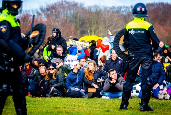 Arrestaties en rellen bij demonstratie op Haags Malieveld