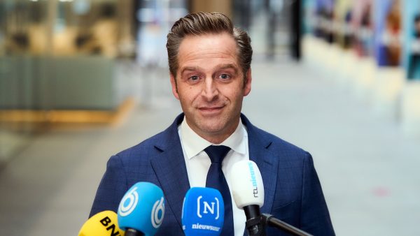 Hugo de Jonge weigert excuses aan Maarten van Rossem