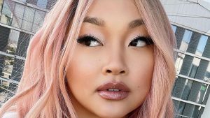 Thumbnail voor #StopAsianHate: Lana Condor, Shay Mitchell en Jamie Chung spreken zich uit tegen racisme