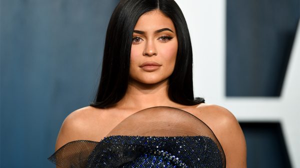 Kylie Jenner zamelt geld in voor visagist, maar dat zorgt vooral voor kritiek