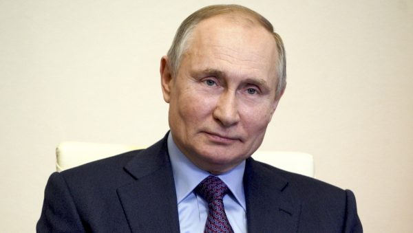 Poetin krijgt inenting, maar vaccin blijft onbekend