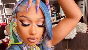 Thumbnail voor Megan Thee Stallion deelt haar natural hair journey op Instagram