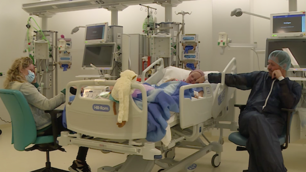 12-jarige Wende krijgt eindelijk een nieuw hart in eerste aflevering 'De 100'