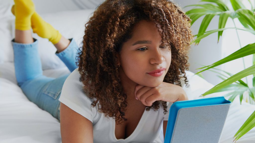 Lezen en luisteren: dit heerlijke boek over (breekbaar) geluk