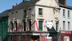 Joekel van muurschildering Banksy - met muur en al - op Nederlandse veilig
