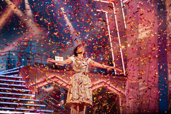 Dolblije Nandi wint 'Op zoek naar Maria' en dat zien bijna 1,4 miljoen mensen