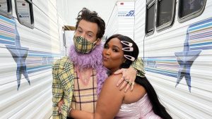 Thumbnail voor Lizzo hint op samenwerking met Harry Styles én Rihanna