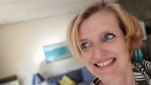 Thumbnail voor Janet (54) heeft parkinson: 'Van die dagen dat je schreeuwt: 'Waarom heb ik dit?''