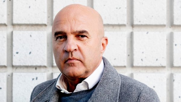 John van den Heuvel herdenkt dochter die dertig jaar geleden levenloos werd geboren