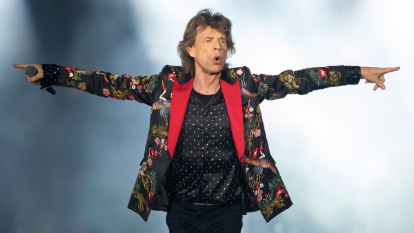 Mick Jagger en Dave Grohl verrassen fans met nieuw nummer over corona