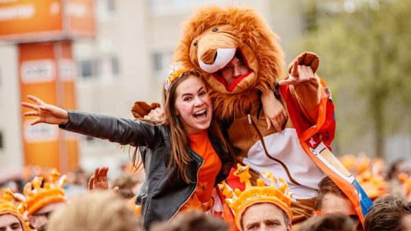 Toe aan een feestje: biedingen van duizenden euro's op kaartjes 538 Oranjefeest